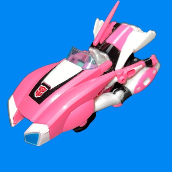 Hasbro Autobot Arcee Transformers Generations Action Figure Car - Picture 5 of 6